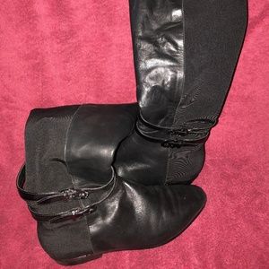 Flat Black Boots - Barely Worn